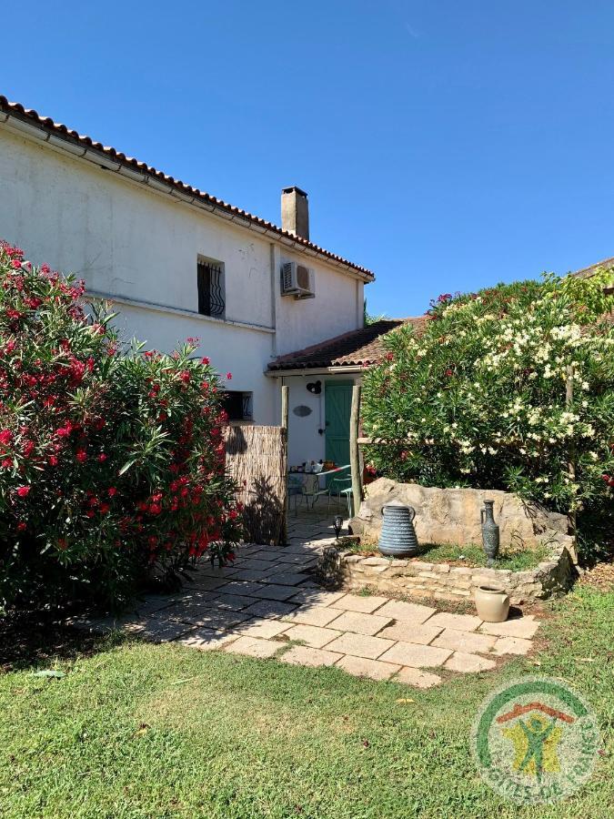 Mas De Plisset Apartment Saint-Gilles  Exterior photo